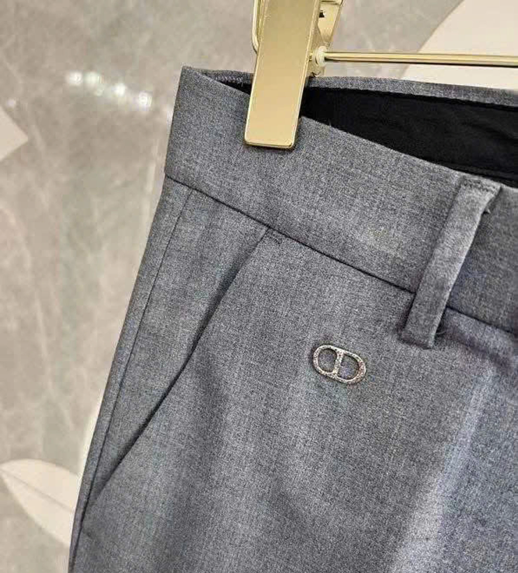 quan-au-dior-hang-hieu-cao-cap-mau-ghi-_5_